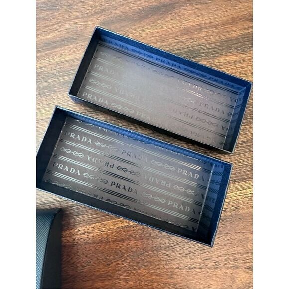 Prada eyeglasses case with lense cloth and Prada box - Picture 3 of 16